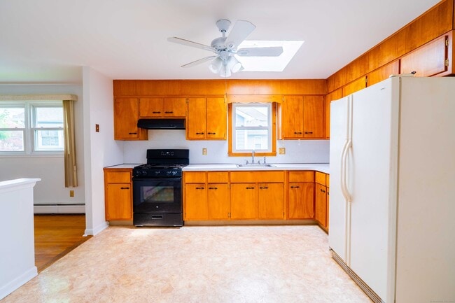 Building Photo - 326 Grovers Ave