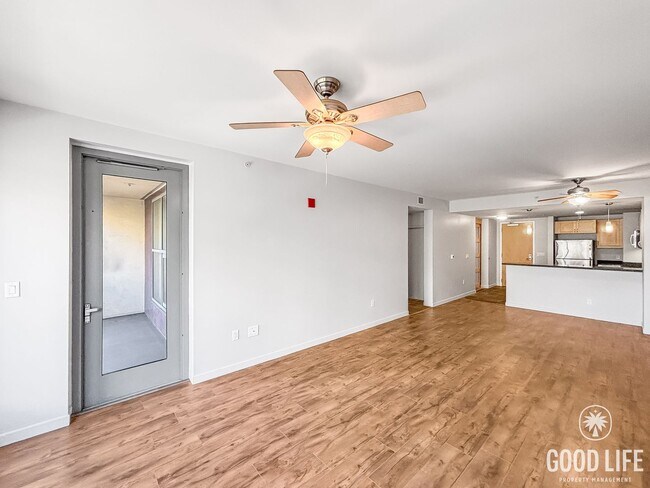 Primary Photo - Beautiful 1BD/1BA Condo in Downtown W/ Off...