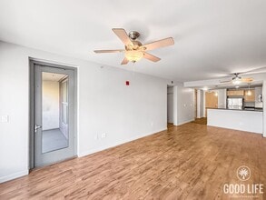 Building Photo - Beautiful 1BD/1BA Condo in Downtown W/ Off...
