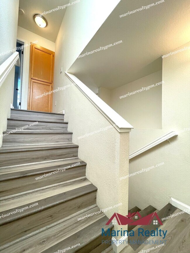 Building Photo - Near Walking Trails and Glen Cove Waterfro...