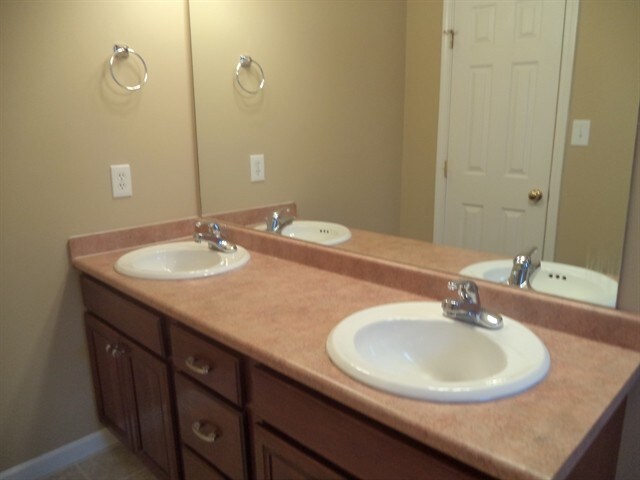 Building Photo - 1822 Hunters Hill Blvd