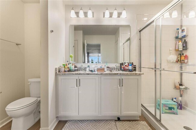 Building Photo - 495 Overpool Ave