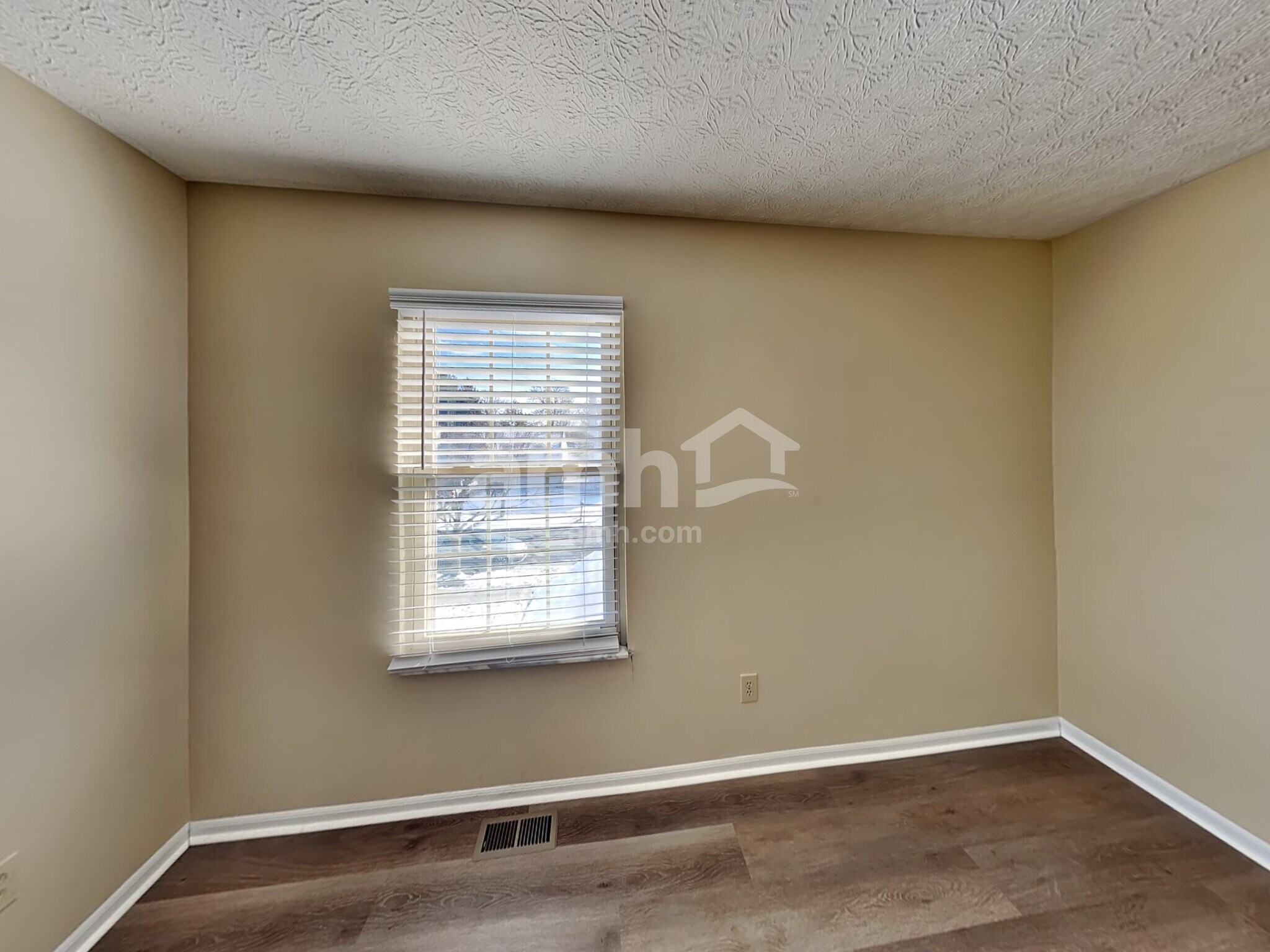 Building Photo - 5798 Sharets Dr