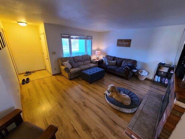 Building Photo - Garland (2705 &amp; 2707)