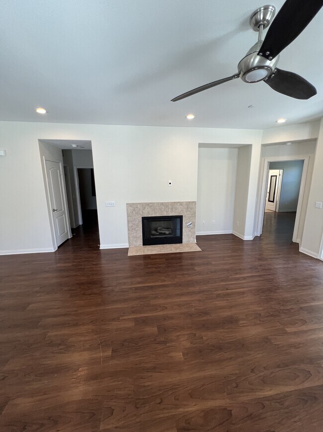 Building Photo - 42912 Beamer Ct