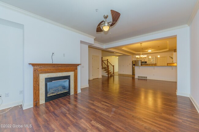 Building Photo - 502 Valley Pointe Dr