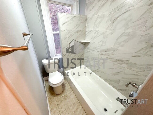 Building Photo - 330 N 53rd St