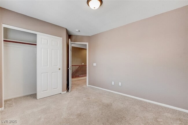 Building Photo - 1005 Roaring River Ave