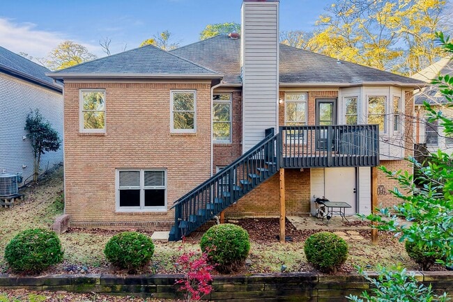 Building Photo - Convenient 3BR/2BA in Homewood