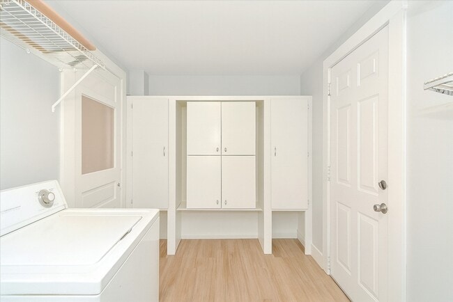 Building Photo - 96-98-98 Chubbuck St