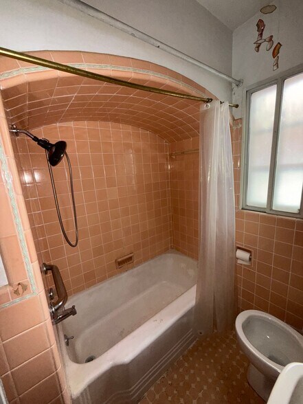 Building Photo - 3101 Iroquois Ave