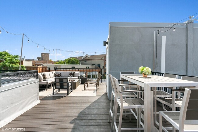 Building Photo - 1749 N Winnebago Ave