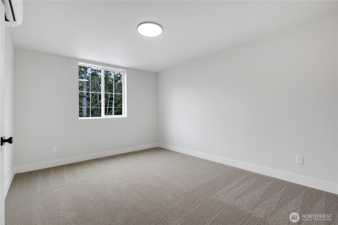 Building Photo - 27906 U St