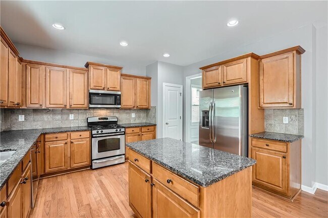 Building Photo - 5211 Lake Field Dr