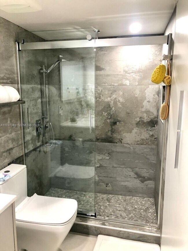 Building Photo - 6917 Collins Ave