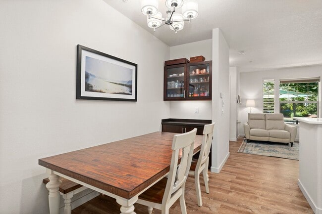 Building Photo - 2-bedroom/2.5-bathroom Townhouse, in the heart of Arbor Villebois