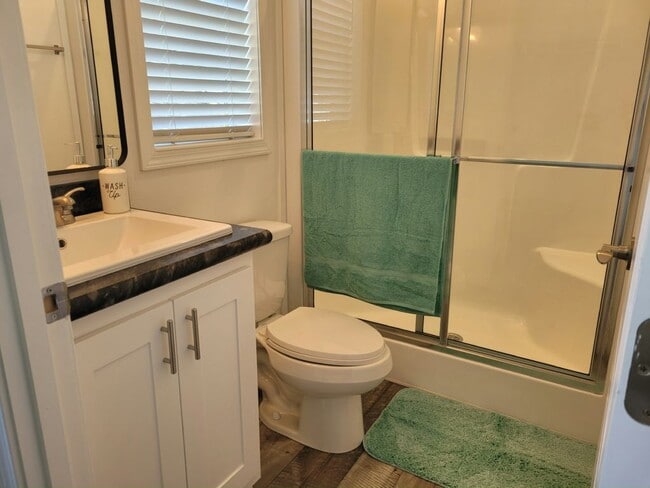 Building Photo - 5552 Annette St