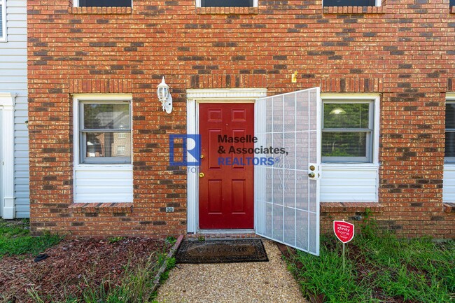 Building Photo - 3 Bed/2.5 Bath in Brookwood Subdivision