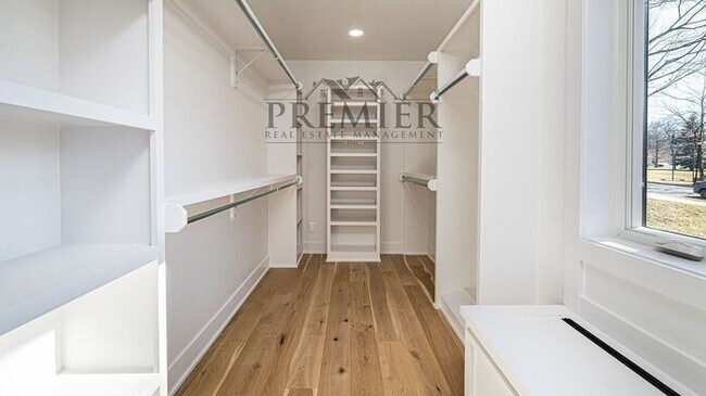 Building Photo - Stunning Remodeled 4 bedroom / 4 bath-2026...