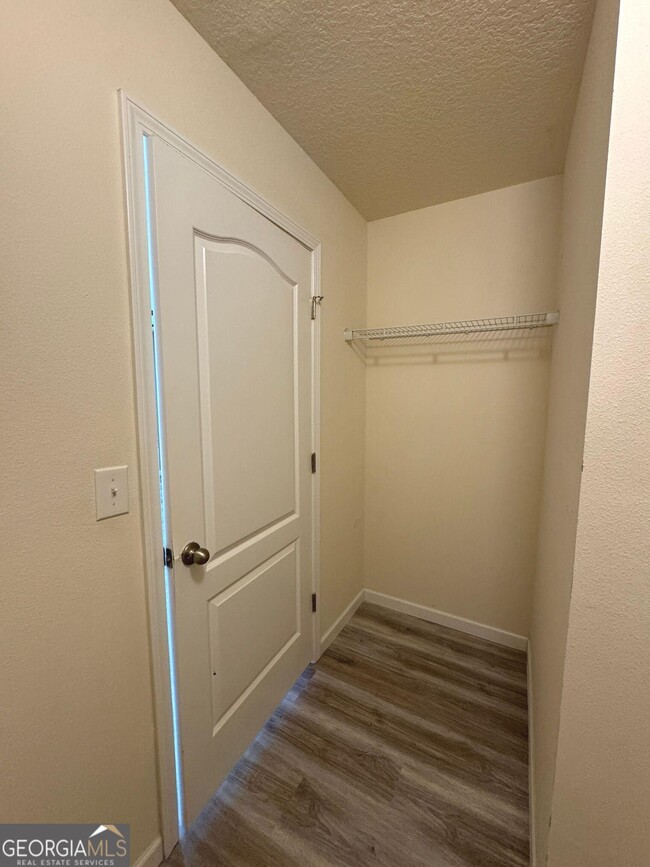 Building Photo - 217 Brooklet Cir
