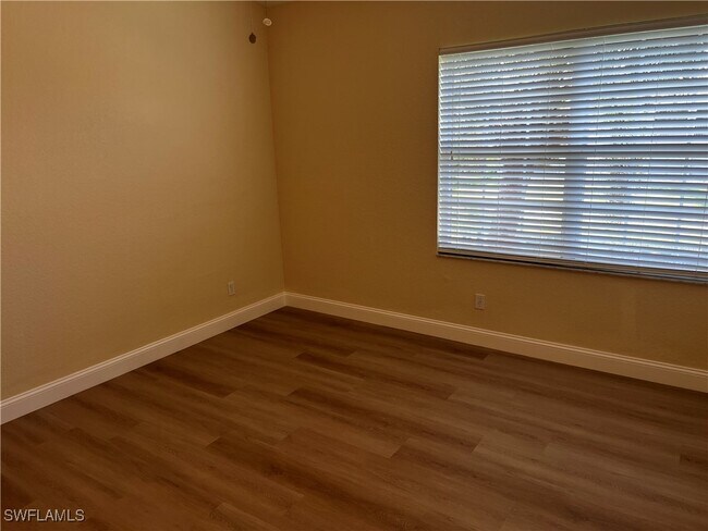 Building Photo - 6918 Satinleaf Rd N