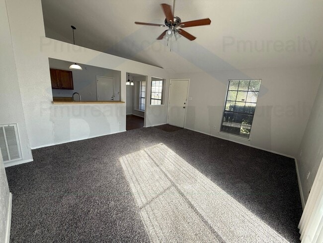 Building Photo - AVAILABLE NOW!!!  Cozy 2 Bed, 1 Bath Home for Rent in Cedar Hill