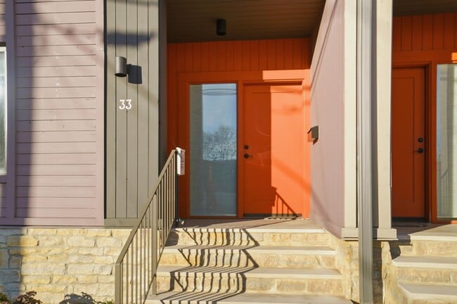 Building Photo - 33 N Blacksmith Ln