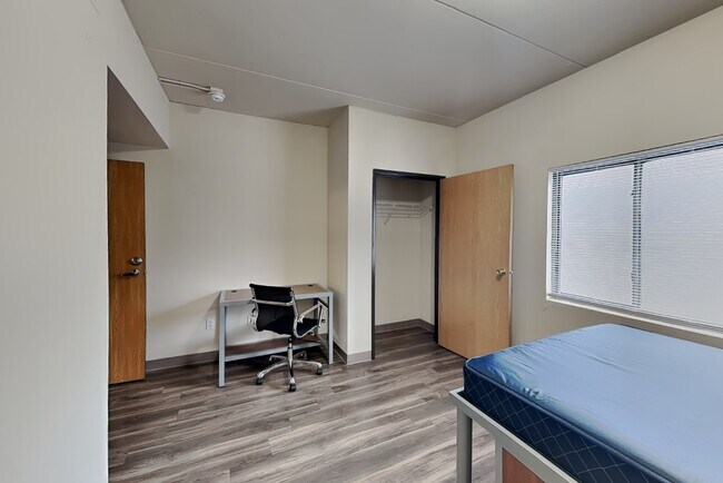 Building Photo - 215 Stanton Ave