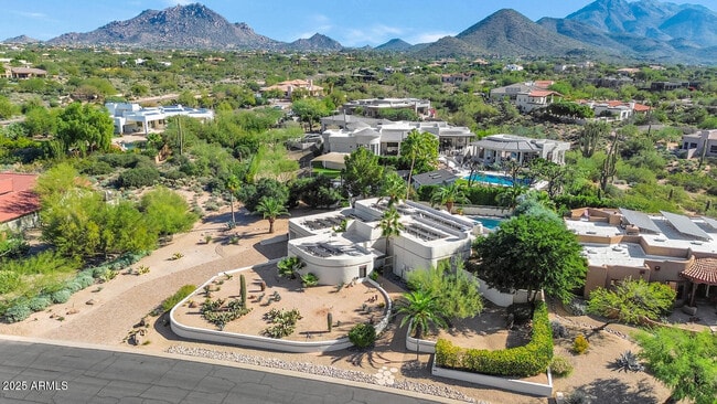 Building Photo - 9447 E Calle De Valle Dr