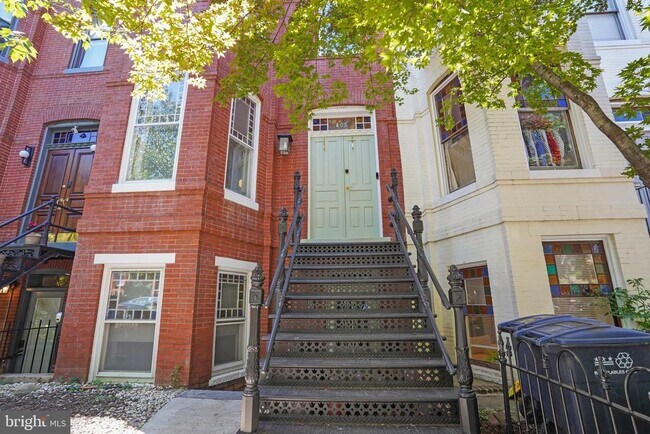 Building Photo - 405 Constitution Ave NE