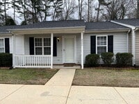Building Photo - "Charming 2-Bed, 2-Bath Retreat in High Point's Peaceful Ambassador Court!"
