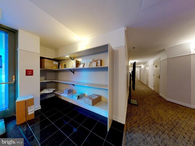 Building Photo - 1045 N Utah St