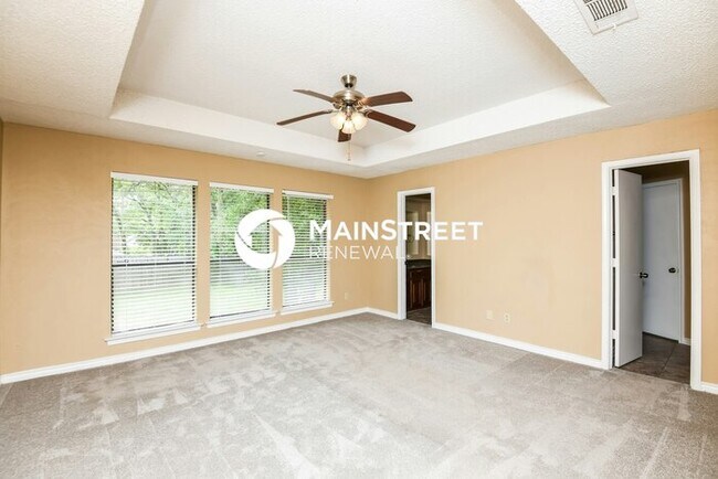 Building Photo - 4 Bedroom Pet-Friendly Home in Arlington, TX with Main Street Renewal