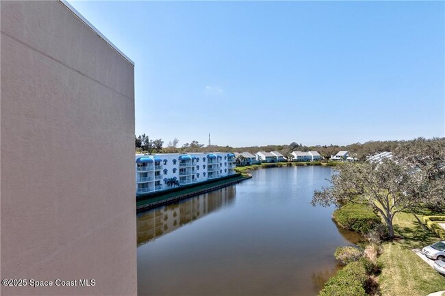 Building Photo - 6061 N River Run Dr