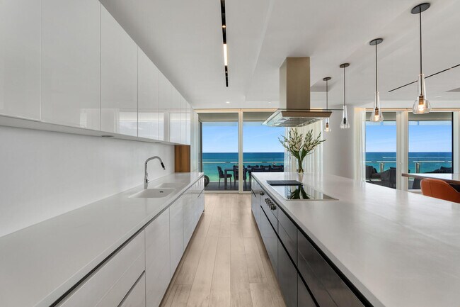 Building Photo - 9001 Collins Ave