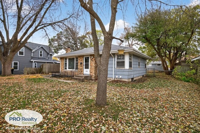 Building Photo - 3 Bedroom Home in Shakopee