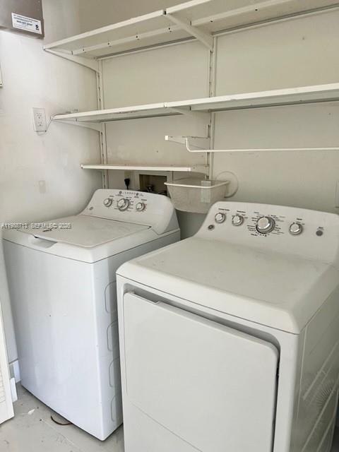 Building Photo - 10601 NW 18th Ct