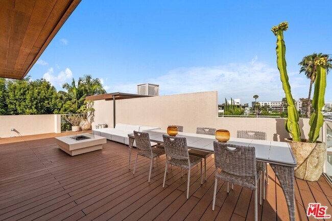 Building Photo - 1251 N Formosa Ave