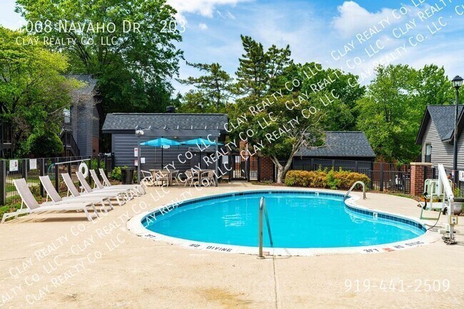 Building Photo - 1008 Navaho Dr