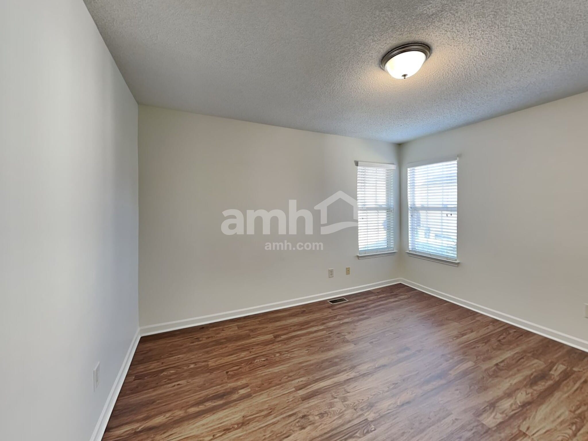 Building Photo - 5615 Waverly Lynn Ln