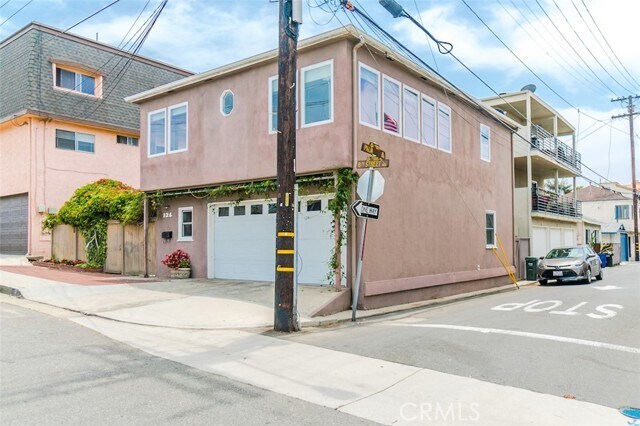 Building Photo - 126 8th St