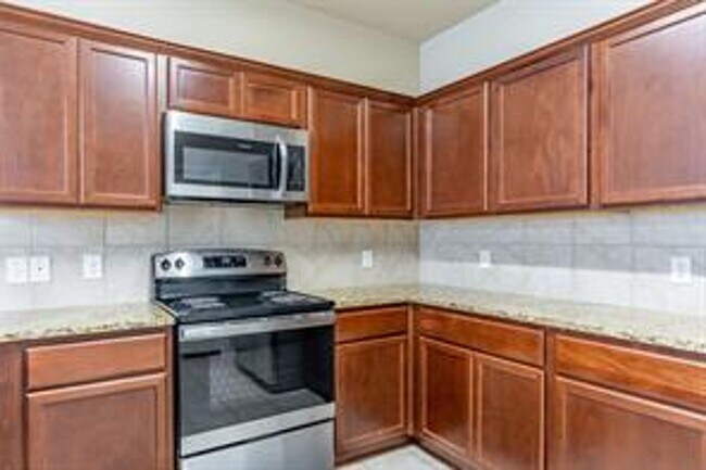 Building Photo - Single-family beautiful home has 5 bedroom...