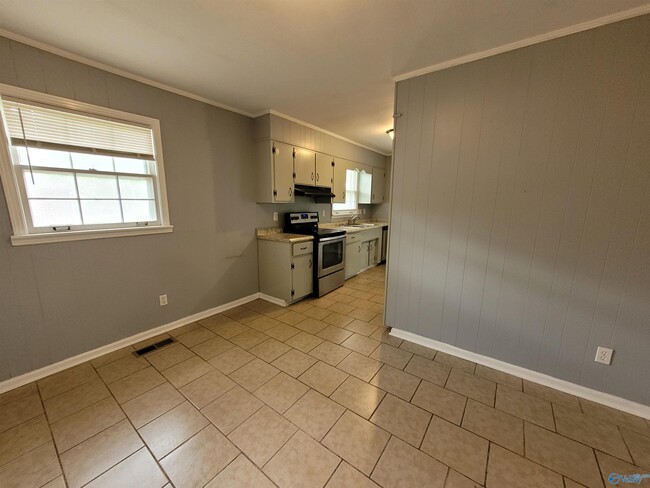 Building Photo - 4611 Daugette Dr NW