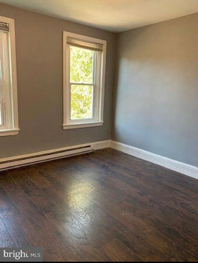 Building Photo - Gorgeous 2 Bedroom Home in North Philadelphia — Available Now!