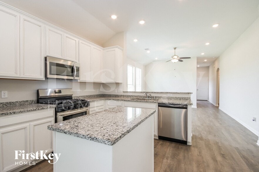 Building Photo - 13012 Stone Vly Wy