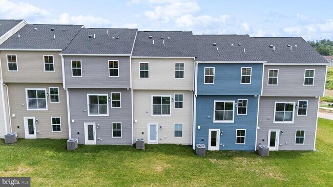 Building Photo - 105 Milburn Dr