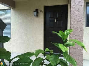 Building Photo - 21890 Lake Forest Cir