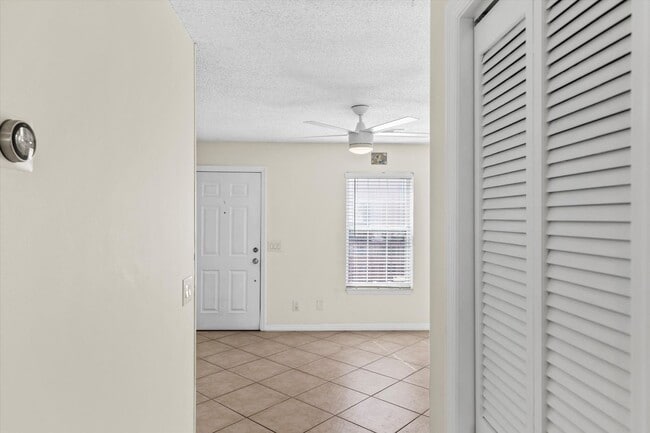 Building Photo - Charming 2-Bedroom home with Front and Rear Balconies