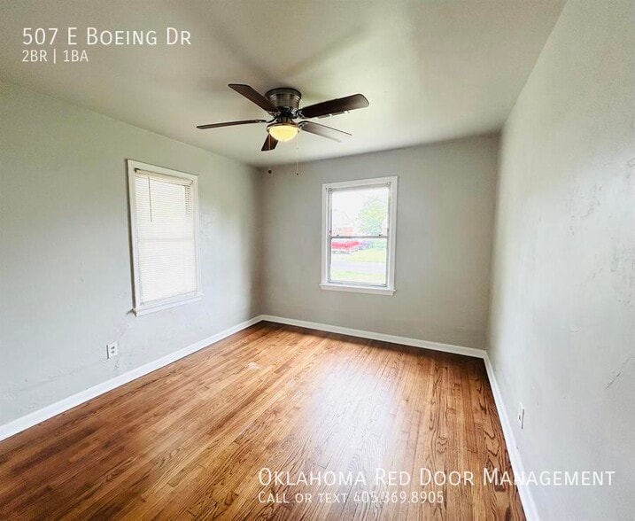 Building Photo - 507 E Boeing Dr