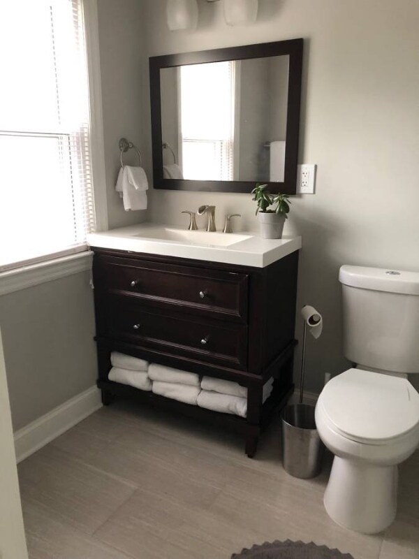 Building Photo - 924 15th St SE